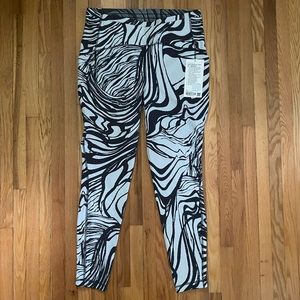 NWT Swift Speed Tight High Rise 28” Size 14US